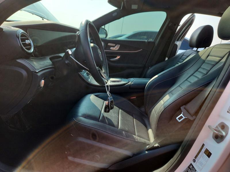 61610686 :رقم المزاد ، W1KZF8EB8NB071589 vin ، 2022 Mercedes-benz E مزاد بيع