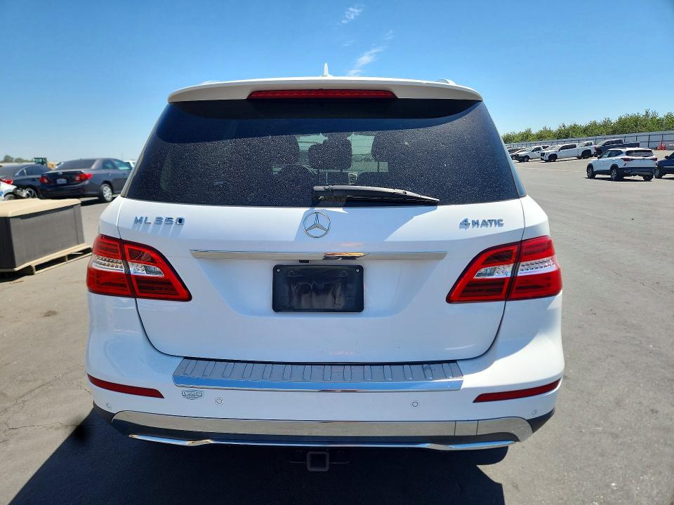 Продажа на аукционе авто 2015 Mercedes-benz Ml, vin: 4JGDA5HBXFA567946, номер лота: 61942956