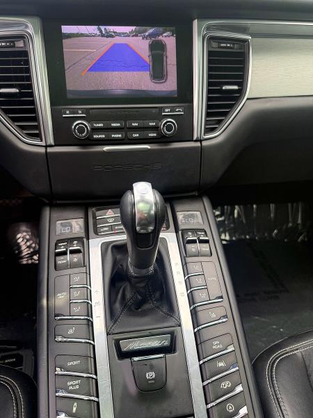 61509366 :رقم المزاد ، WP1AG2A51HLB56322 vin ، 2017 Porsche Macan مزاد بيع