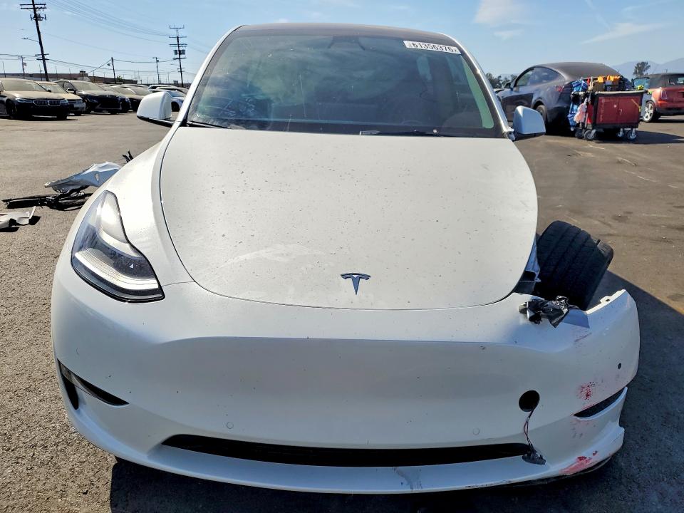61356376 :رقم المزاد ، 7SAYGDEE9NF557902 vin ، 2022 Tesla Model Y مزاد بيع