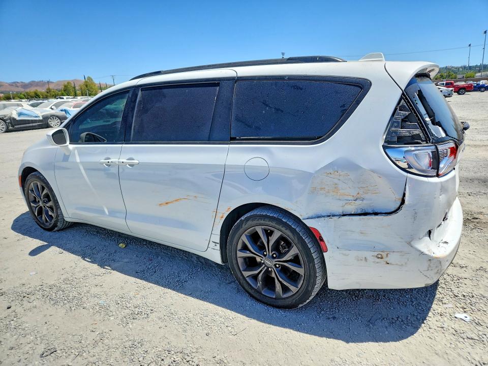 60193566 :رقم المزاد ، 2C4RC1BG5JR182400 vin ، 2018 Chrysler Pacifica مزاد بيع