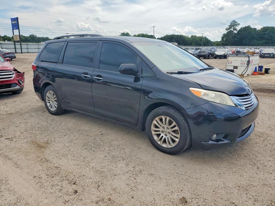 2015 Toyota Sienna მანქანა იყიდება აუქციონზე, vin: 5TDYK3DC7FS597317, აუქციონის ნომერი: 59835916