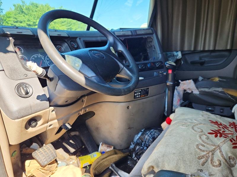 Продаж на аукціоні авто 2009 Freightliner Cascadia, vin: 1FUJGLCK89LAL0045, номер лоту: 61875836
