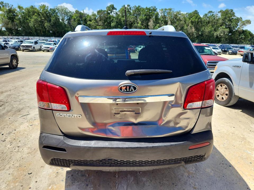2013 Kia Sorento მანქანა იყიდება აუქციონზე, vin: 5XYKT4A22DG402772, აუქციონის ნომერი: 61008176