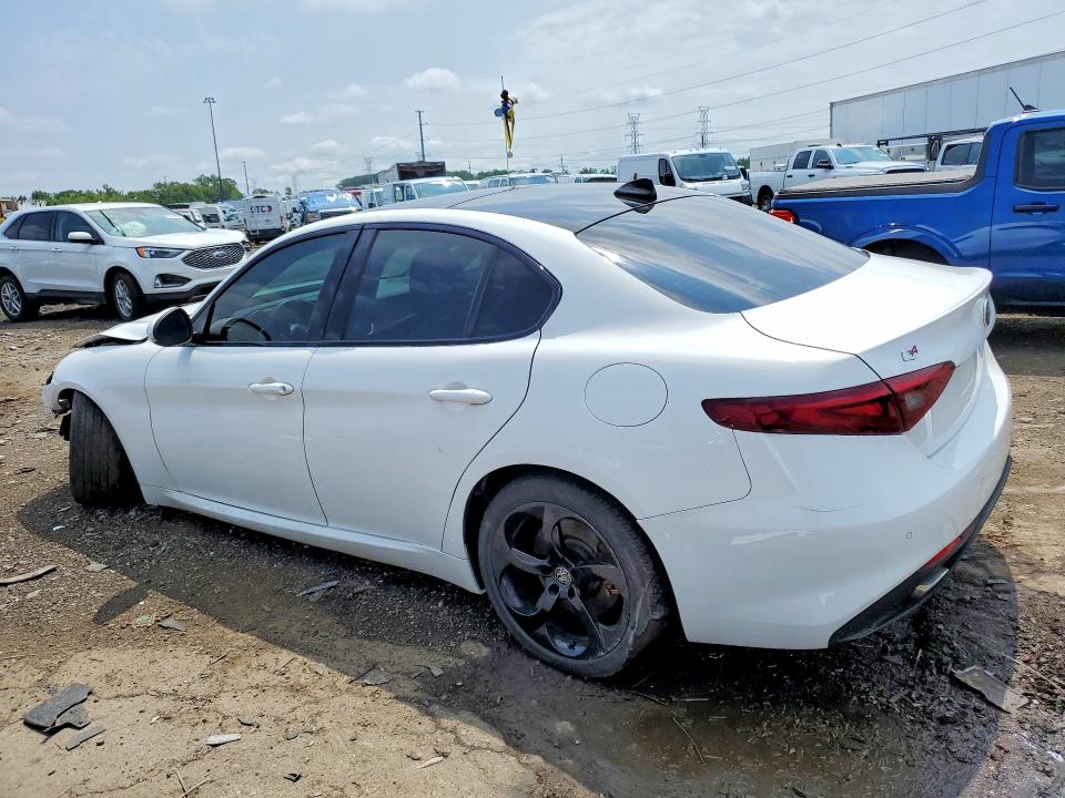 60396566 :رقم المزاد ، ZARFAEDN4J7597226 vin ، 2018 Alfa Romeo Giulia مزاد بيع