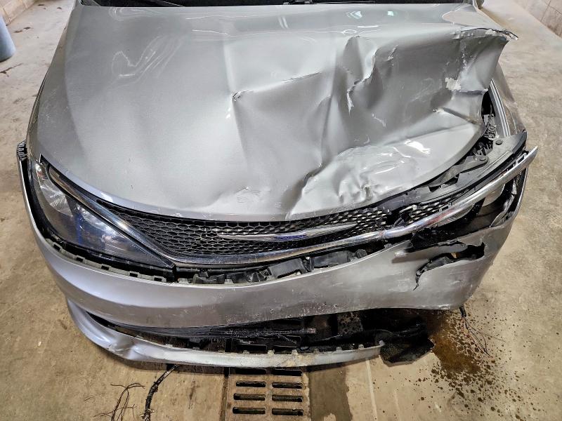 60515496 :رقم المزاد ، 2C4RC1DGXLR286137 vin ، 2020 Chrysler Voyager مزاد بيع