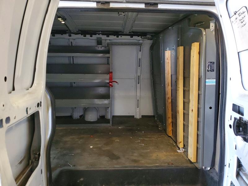 59132266 :رقم المزاد ، 1GCWGBFP9J1257014 vin ، 2018 Chevrolet Express G2500 مزاد بيع