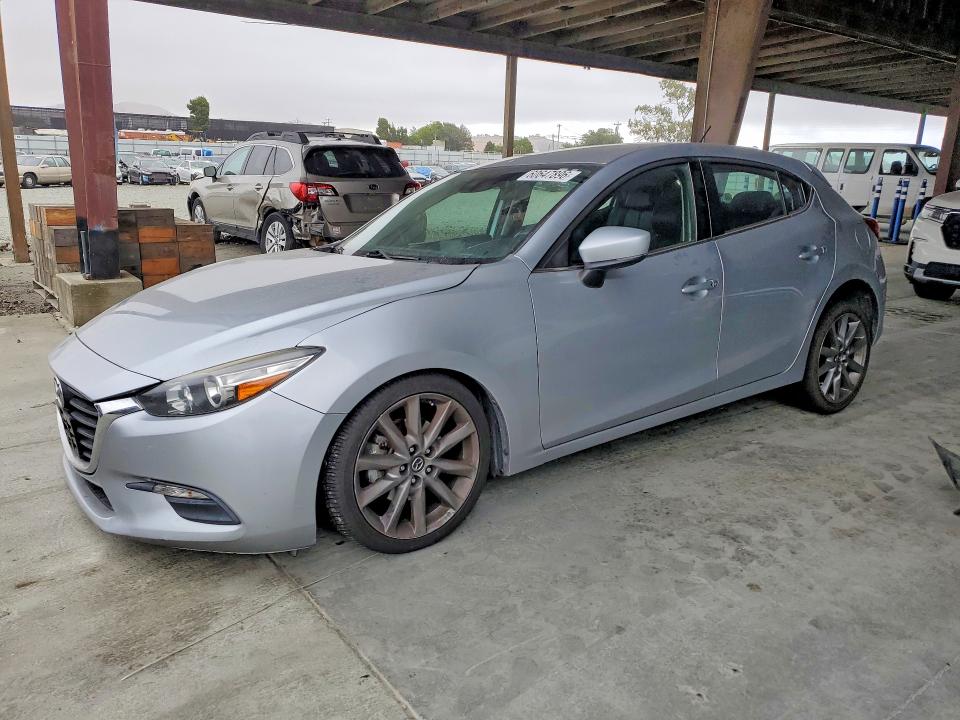 Продаж на аукціоні авто 2018 Mazda 3, vin: 3MZBN1L32JM199568, номер лоту: 60647896
