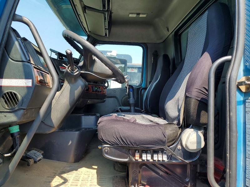 Продаж на аукціоні авто 2002 Volvo Vhd, vin: 4V5K99UF32N310912, номер лоту: 61794946