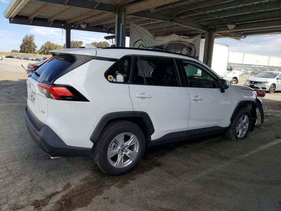 Продажа на аукционе авто 2019 Toyota Rav4, vin: JTMW1RFV1KJ013903, номер лота: 61059046
