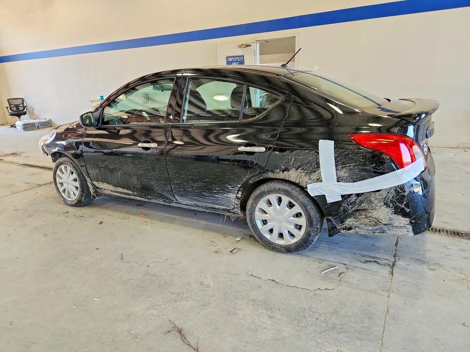 62821336 :رقم المزاد ، 3N1CN7AP9JL882571 vin ، 2018 Nissan Versa مزاد بيع