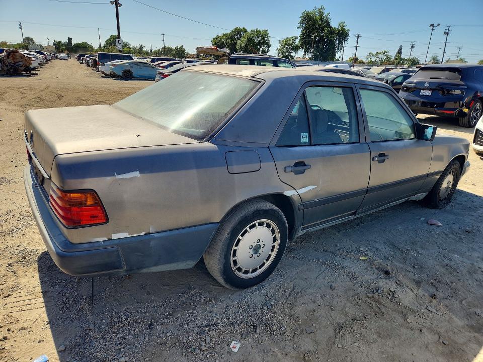 Продажа на аукционе авто 1989 Mercedes-benz 300, vin: WDBEA30D6KA878020, номер лота: 62628366