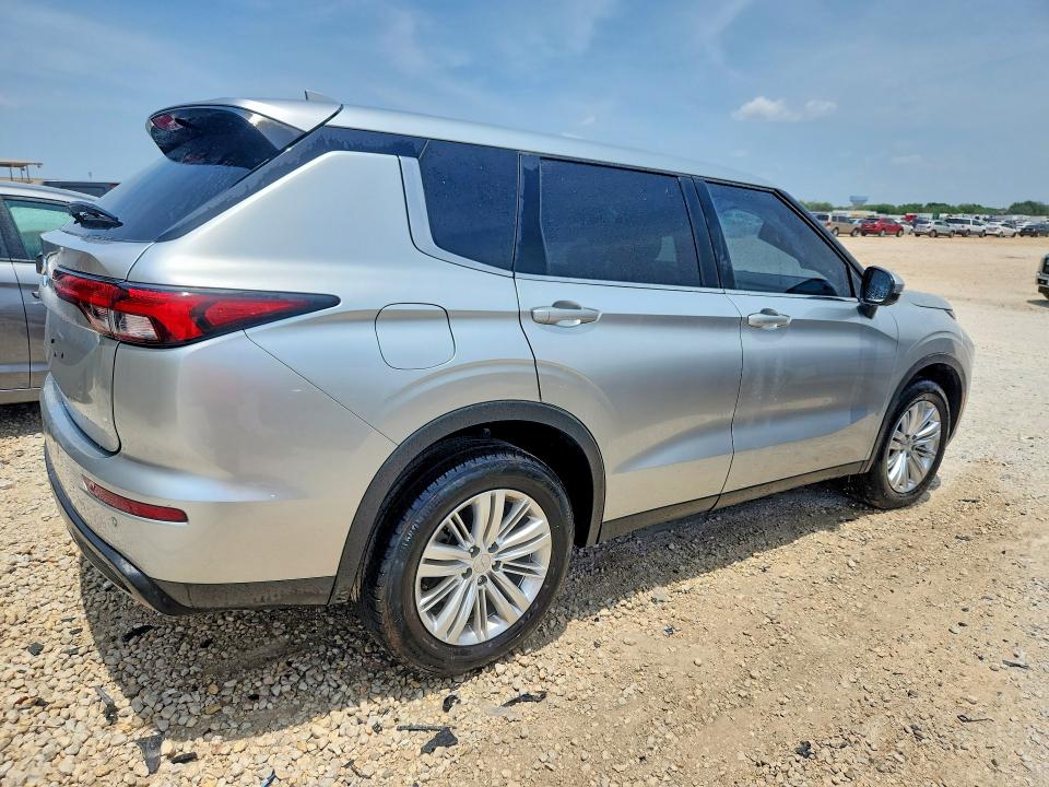 Продажа на аукционе авто 2022 Mitsubishi Outlander, vin: JA4J3TA81NZ083646, номер лота: 61886706