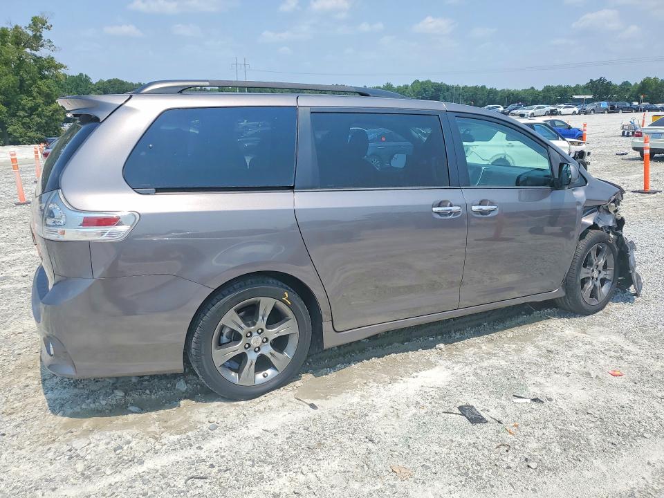 63173756 :رقم المزاد ، 5TDXK3DC9GS752950 vin ، 2016 Toyota Sienna مزاد بيع