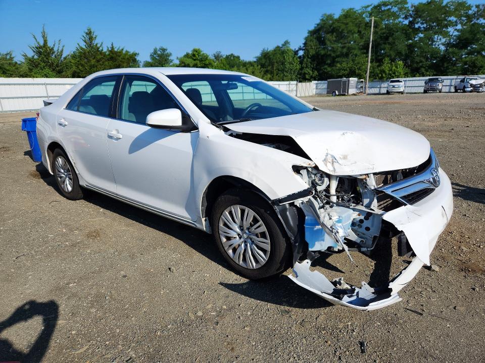 61678696 :رقم المزاد ، 4T1BF1FKXCU521452 vin ، 2012 Toyota Camry مزاد بيع