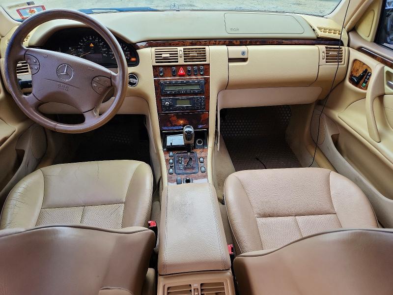 61800516 :رقم المزاد ، WDBJF82J41X052469 vin ، 2001 Mercedes-benz E مزاد بيع