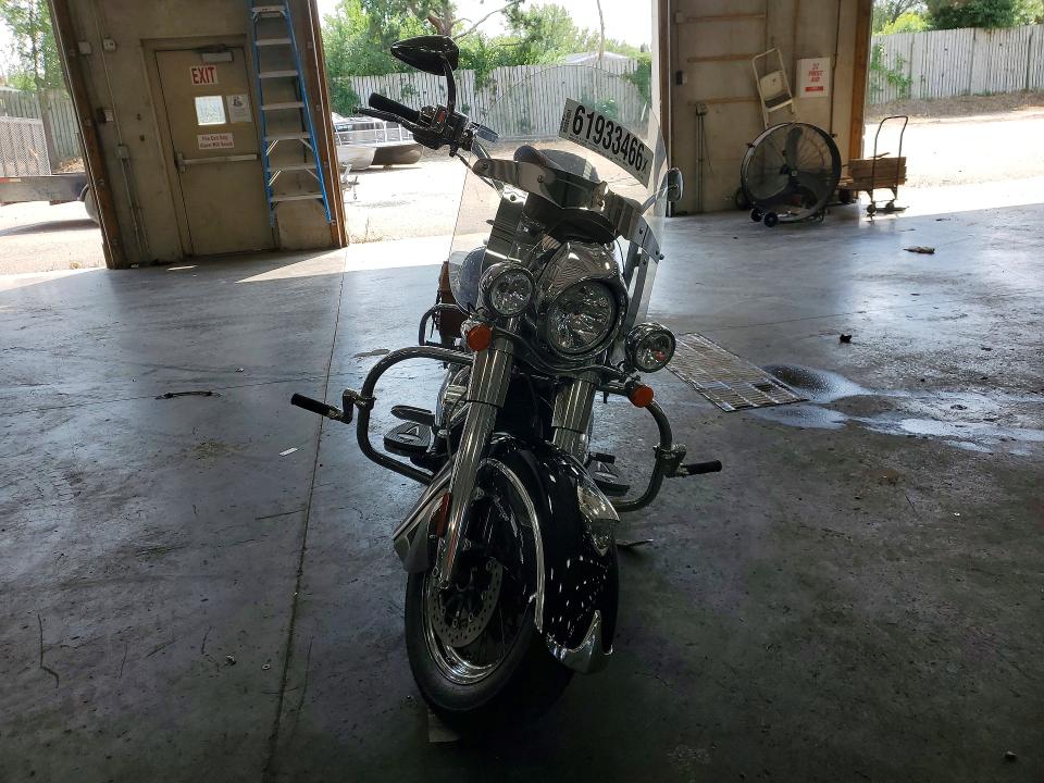 2014 Indian Motorcycle Co. Chief მანქანა იყიდება აუქციონზე, vin: 56KCCVAA7E3310400, აუქციონის ნომერი: 61933466