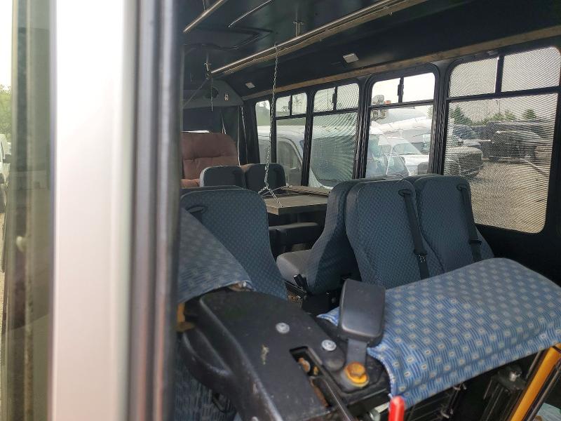 61335236 :رقم المزاد ، 1FDFE45S49DA18676 vin ، 2009 Ford Econoline مزاد بيع