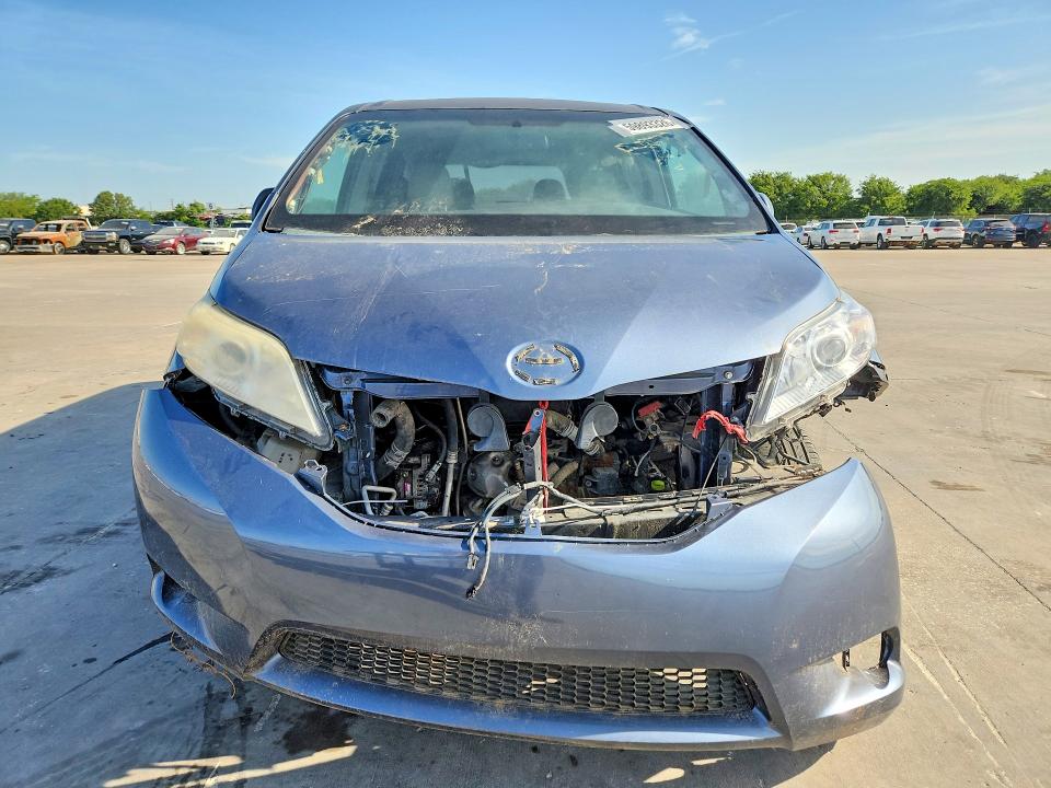 2017 Toyota Sienna მანქანა იყიდება აუქციონზე, vin: 5TDYZ3DC4HS875413, აუქციონის ნომერი: 59893326