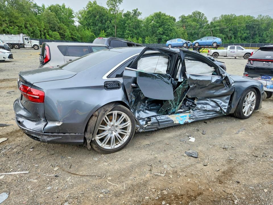 60323836 :رقم المزاد ، WAU43AFD3GN010802 vin ، 2016 Audi A8 مزاد بيع