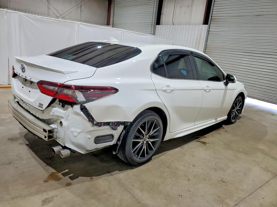 2022 Toyota Camry მანქანა იყიდება აუქციონზე, vin: 4T1G11BK2NU050720, აუქციონის ნომერი: 61530846