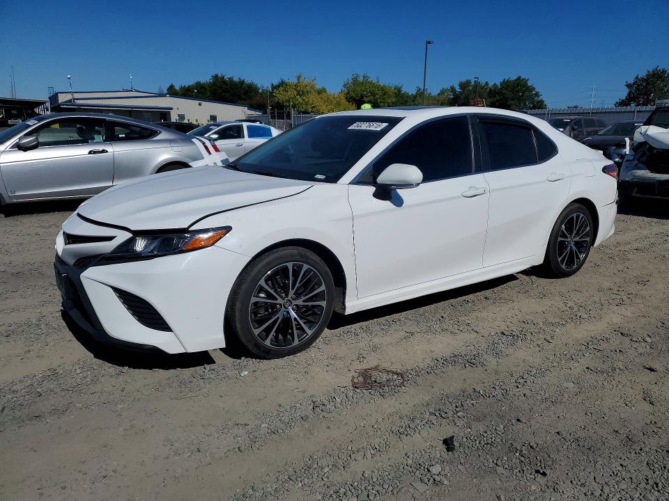 2019 Toyota Camry Hybrid მანქანა იყიდება აუქციონზე, vin: 4T1B21HK8KU520890, აუქციონის ნომერი: 60276616