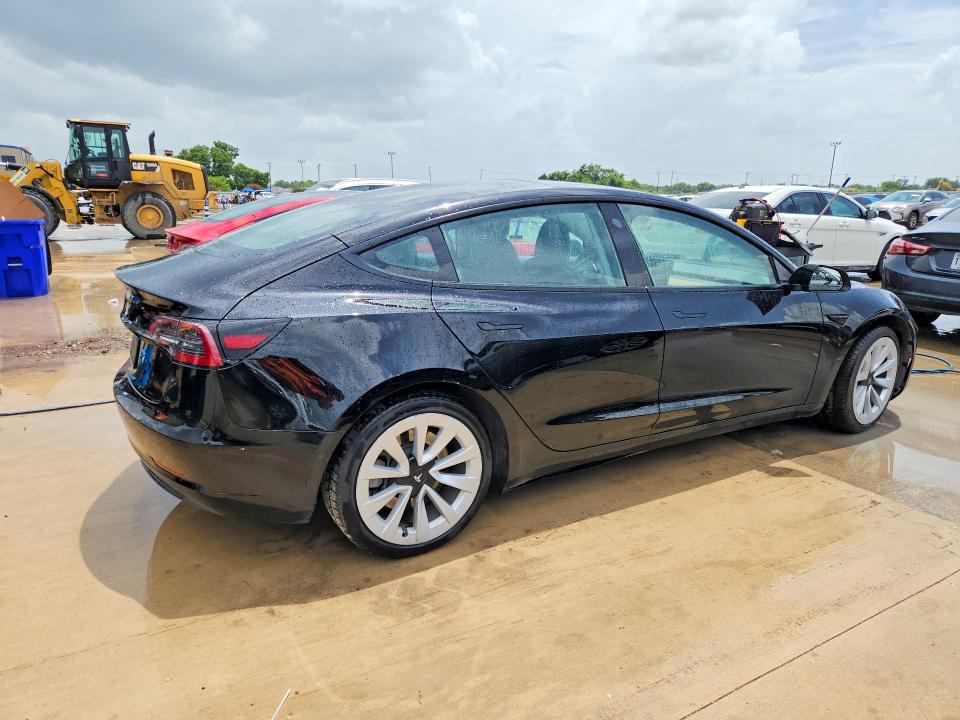 61398246 :رقم المزاد ، 5YJ3E1EAXNF369303 vin ، 2022 Tesla Model 3 مزاد بيع