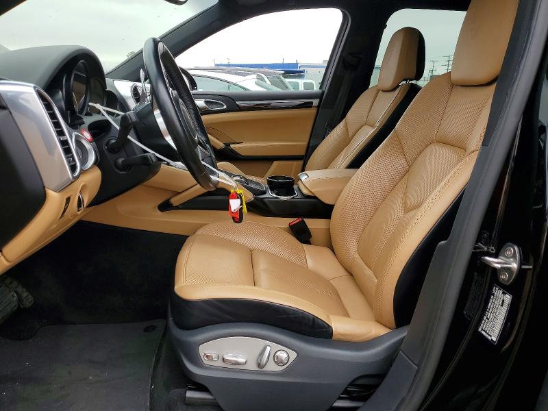 59843516 :رقم المزاد ، WP1AA2A28JKA07635 vin ، 2018 Porsche Cayenne مزاد بيع