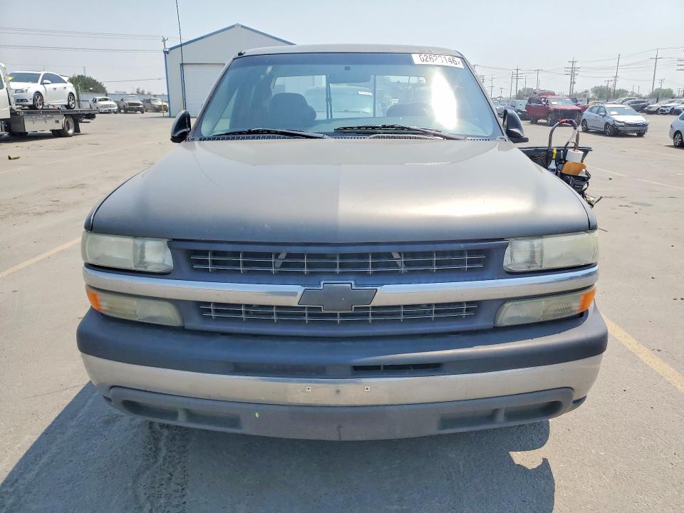 62623146 :رقم المزاد ، 2GCEC19V121233975 vin ، 2002 Chevrolet Silverado مزاد بيع