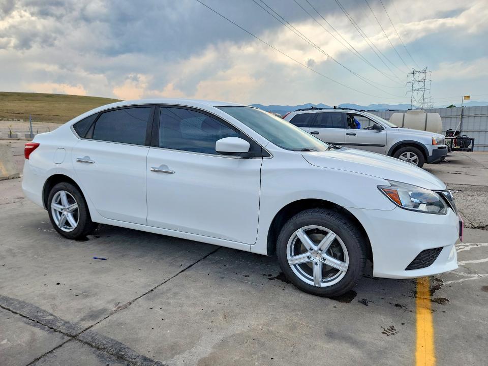 2018 Nissan Sentra მანქანა იყიდება აუქციონზე, vin: 3N1AB7APXJY279048, აუქციონის ნომერი: 59230376
