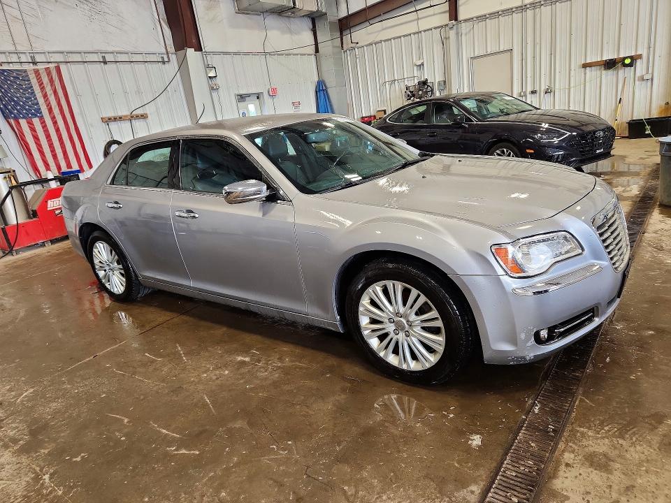 2014 Chrysler 300c მანქანა იყიდება აუქციონზე, vin: 2C3CCAKG7EH260441, აუქციონის ნომერი: 60041436