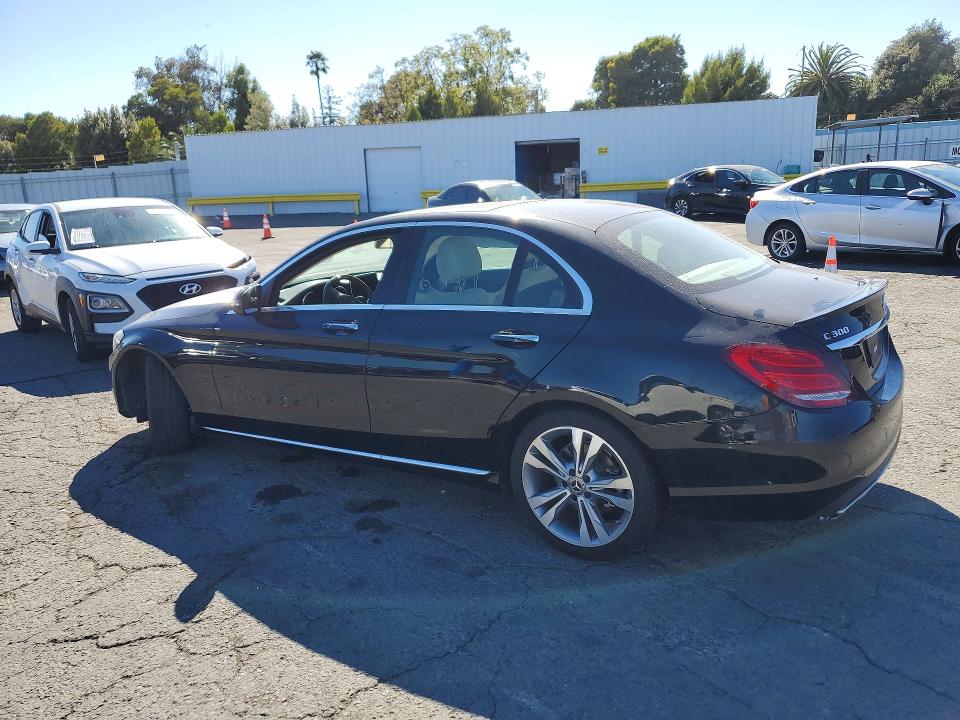 62790986 :رقم المزاد ، 55SWF4JBXJU264022 vin ، 2018 Mercedes-benz C مزاد بيع