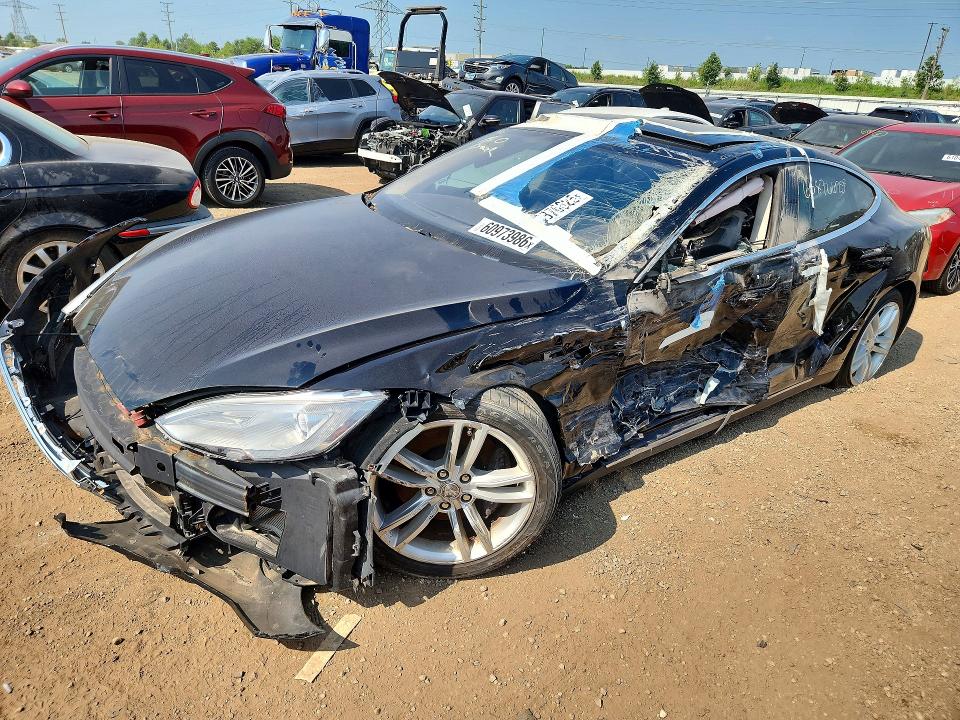 2015 Tesla Model S მანქანა იყიდება აუქციონზე, vin: 5YJSA1S23FF088028, აუქციონის ნომერი: 60973986
