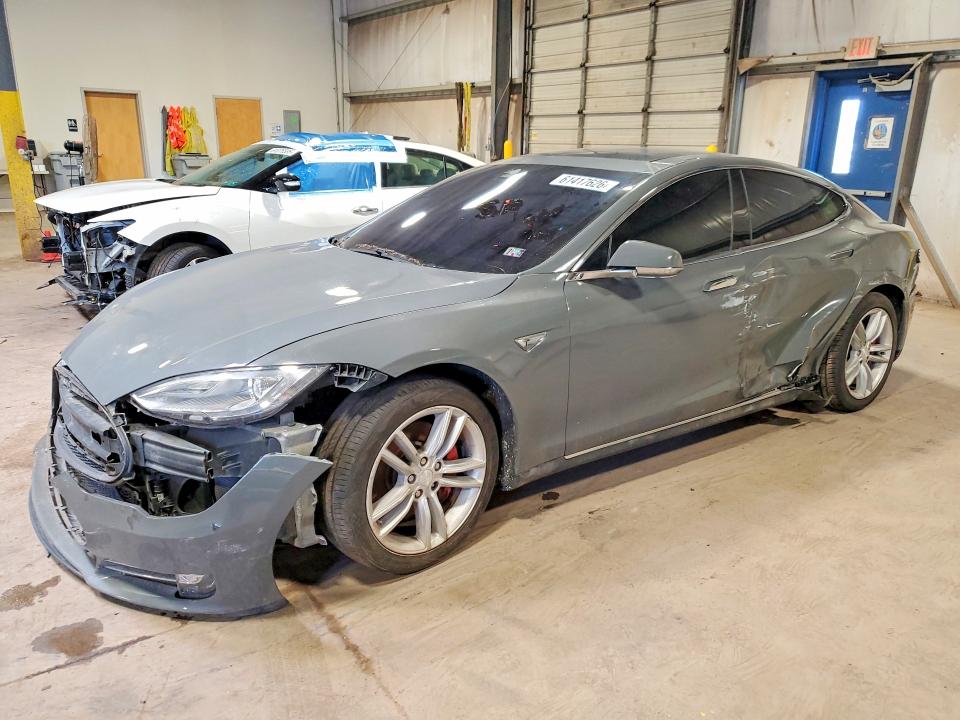 61417626 :رقم المزاد ، 5YJSA1S17EFP56290 vin ، 2014 Tesla Model S مزاد بيع