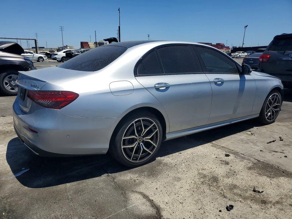 61029526 :رقم المزاد ، W1KZF8EB5NB020387 vin ، 2022 Mercedes-benz E مزاد بيع