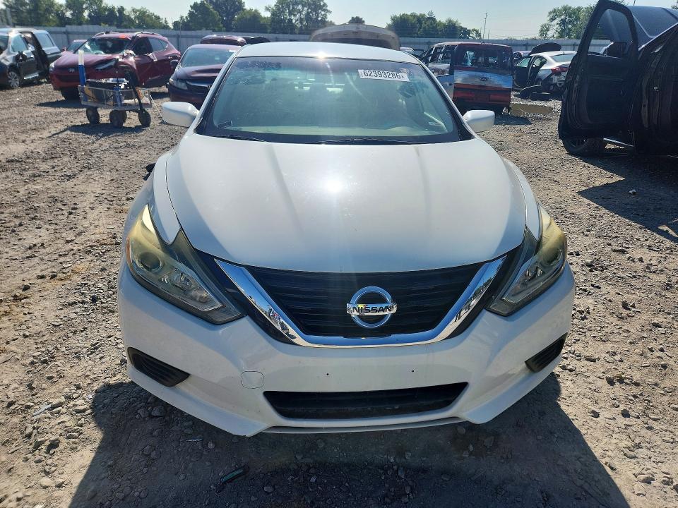 Auction sale of the 2018 Nissan Altima, vin: 1N4AL3AP2JC157883, lot number: 62393286