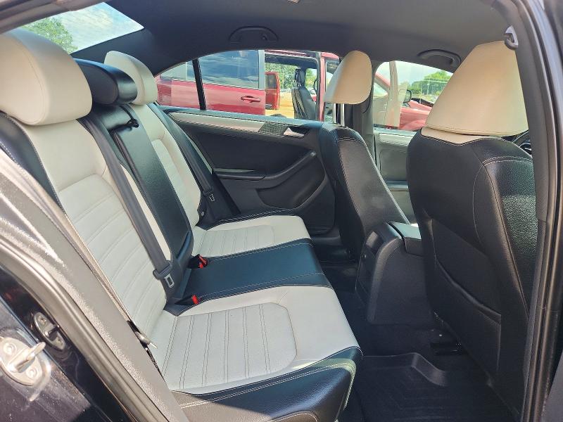 61023076 :رقم المزاد ، 3VWB17AJ0GM384386 vin ، 2016 Volkswagen Jetta مزاد بيع