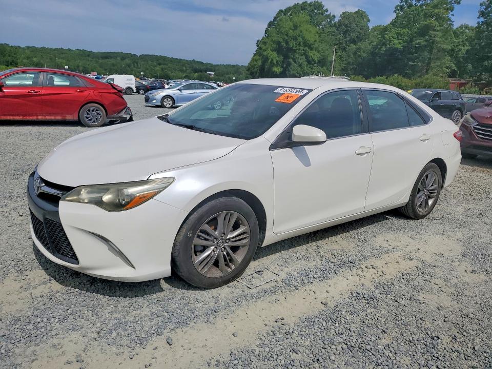 61934296 :رقم المزاد ، 4T1BF1FK5HU325099 vin ، 2017 Toyota Camry مزاد بيع