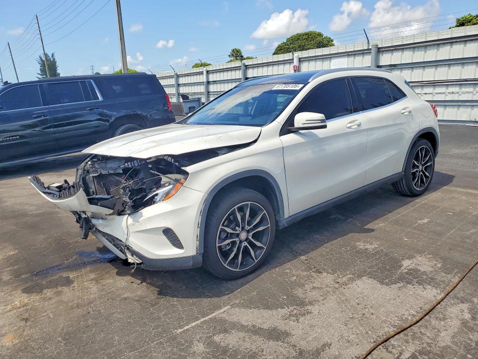 2015 Mercedes-benz Gla მანქანა იყიდება აუქციონზე, vin: WDCTG4EB0FJ164369, აუქციონის ნომერი: 61705106