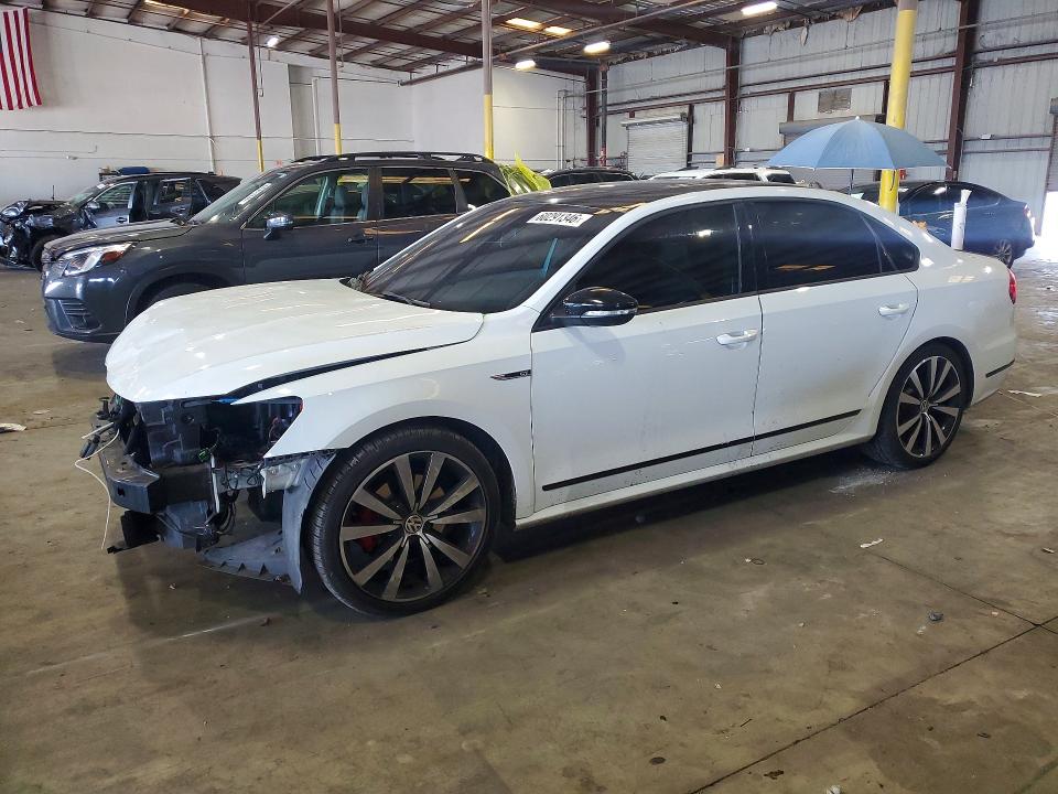 60291346 :رقم المزاد ، 1VWJM7A33JC036840 vin ، 2018 Volkswagen Passat مزاد بيع