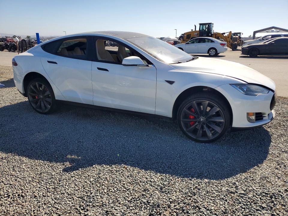 60815756 :رقم المزاد ، 5YJSA1DP9DFP13098 vin ، 2013 Tesla Model S مزاد بيع