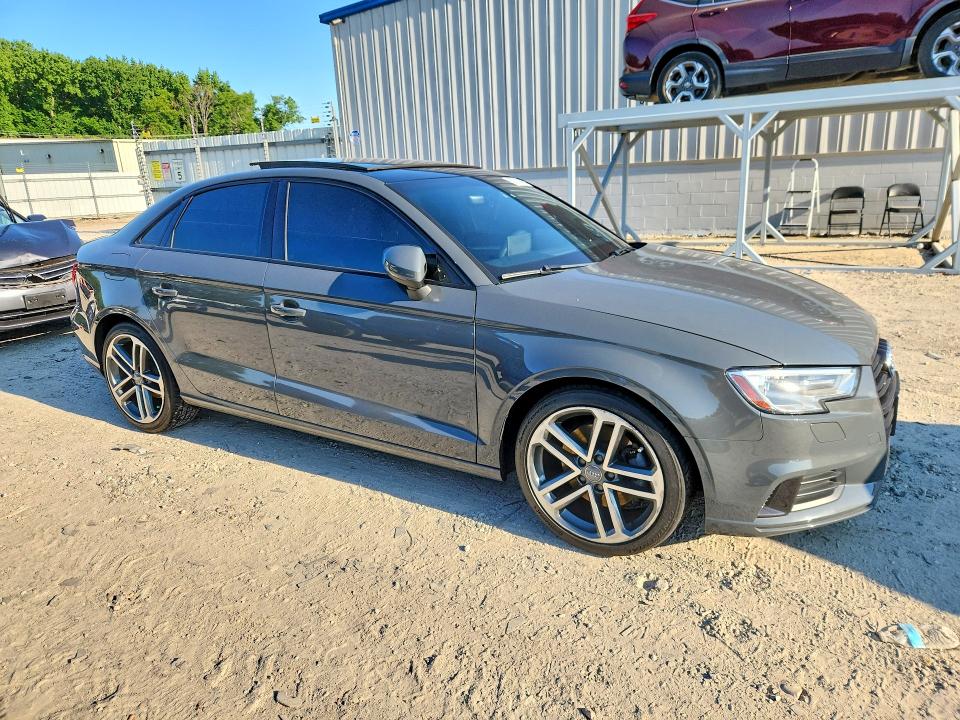 60893976 :رقم المزاد ، WAUAUGFF3KA085875 vin ، 2019 Audi A3 مزاد بيع