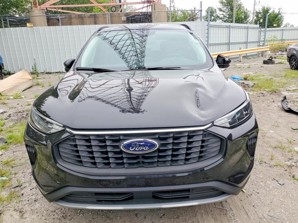 62664756 :رقم المزاد ، 1FMCU0GNXSUA67246 vin ، 2025 Ford Escape مزاد بيع