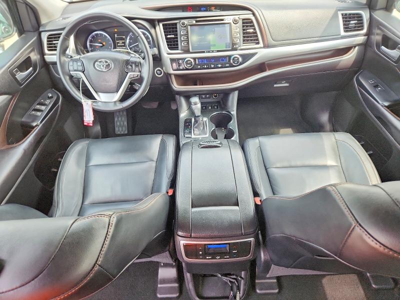 61324116 :رقم المزاد ، 5TDJZRFH2JS914440 vin ، 2018 Toyota Highlander مزاد بيع