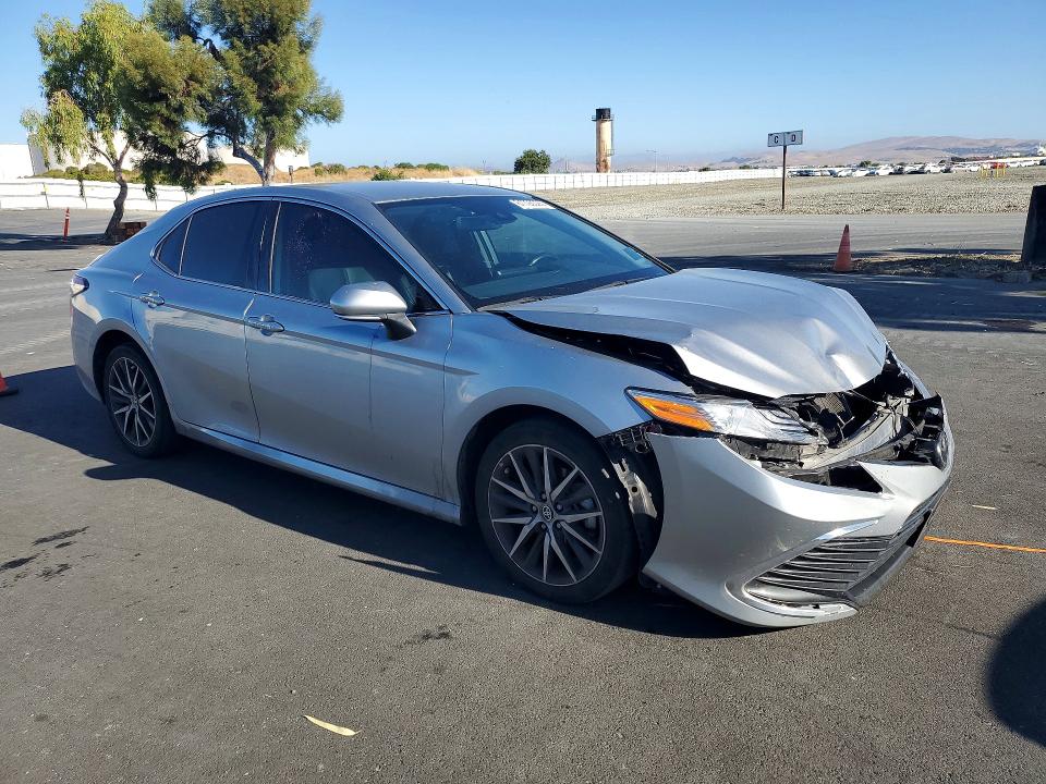 61728326 :رقم المزاد ، 4T1F11AK3RU845875 vin ، 2024 Toyota Camry مزاد بيع