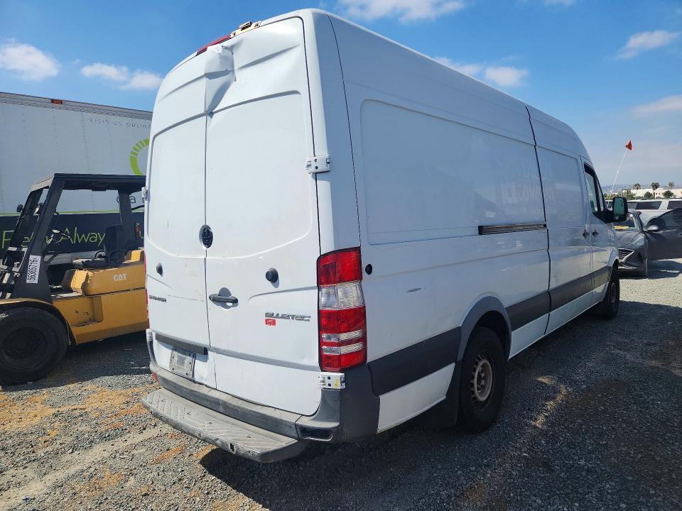 Продаж на аукціоні авто 2015 Freightliner Sprinter, vin: WDYPE8DC5FP169924, номер лоту: 57441026