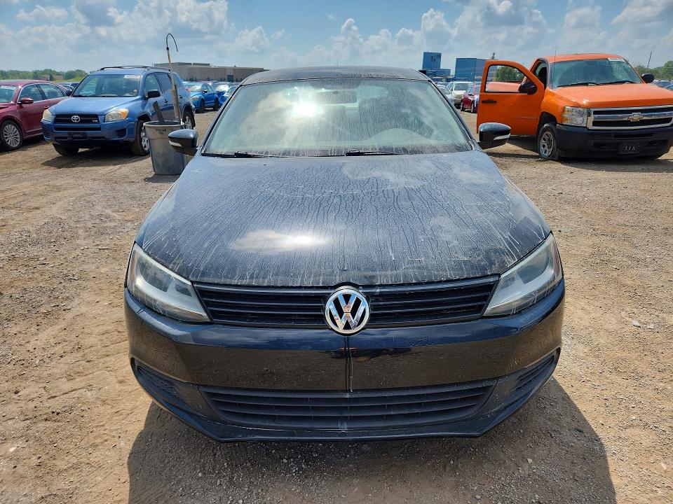 61371676 :رقم المزاد ، 3VW3L7AJ0DM408857 vin ، 2013 Volkswagen Jetta مزاد بيع