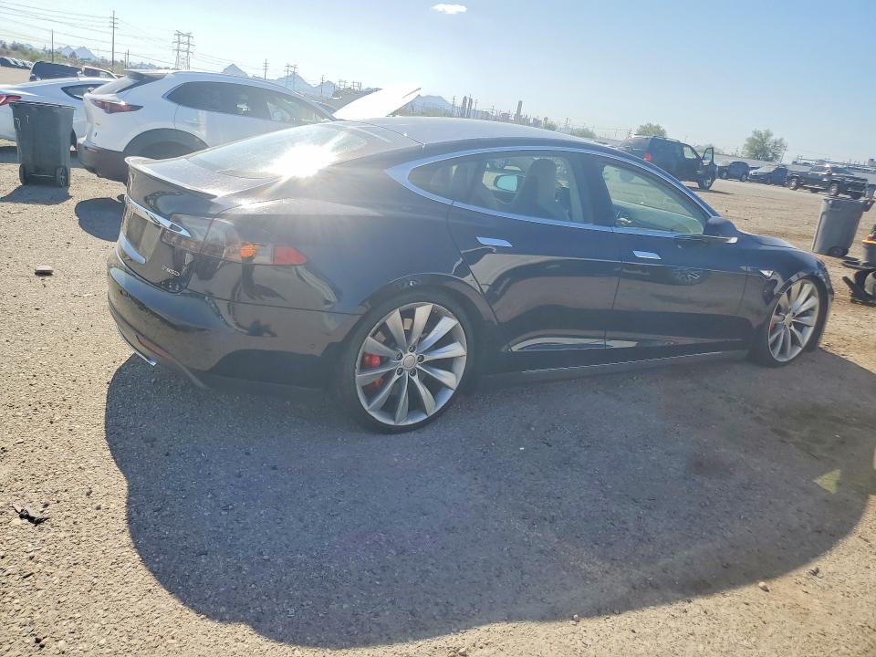 Продажа на аукционе авто 2015 Tesla Model S, vin: 5YJSA1H21FFP69795, номер лота: 59398486