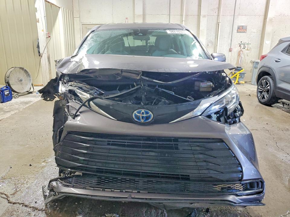 Продажа на аукционе авто 2021 Toyota Sienna, vin: 5TDKRKEC3MS036815, номер лота: 58210326