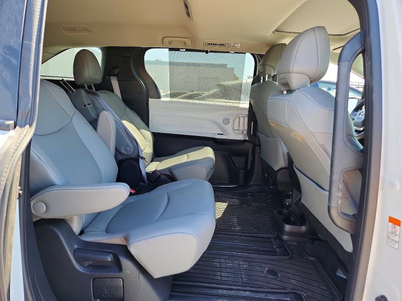 63150986 :رقم المزاد ، 5TDJRKEC4SS269840 vin ، 2025 Toyota Sienna مزاد بيع